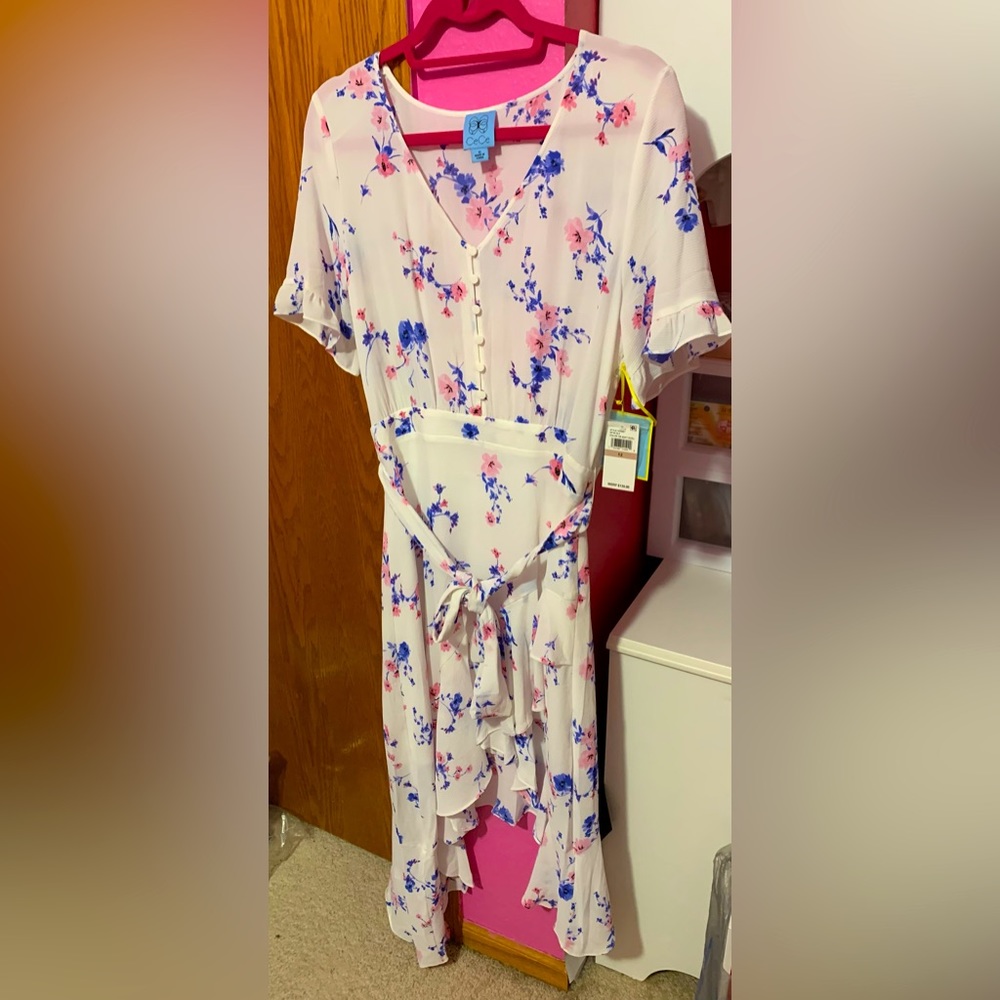 NWT. Brand is CeCe. Size 12. Floral & Flowy Belted Dress. Retail $139.